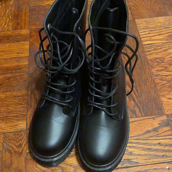 Boots - Picture 2 of 3